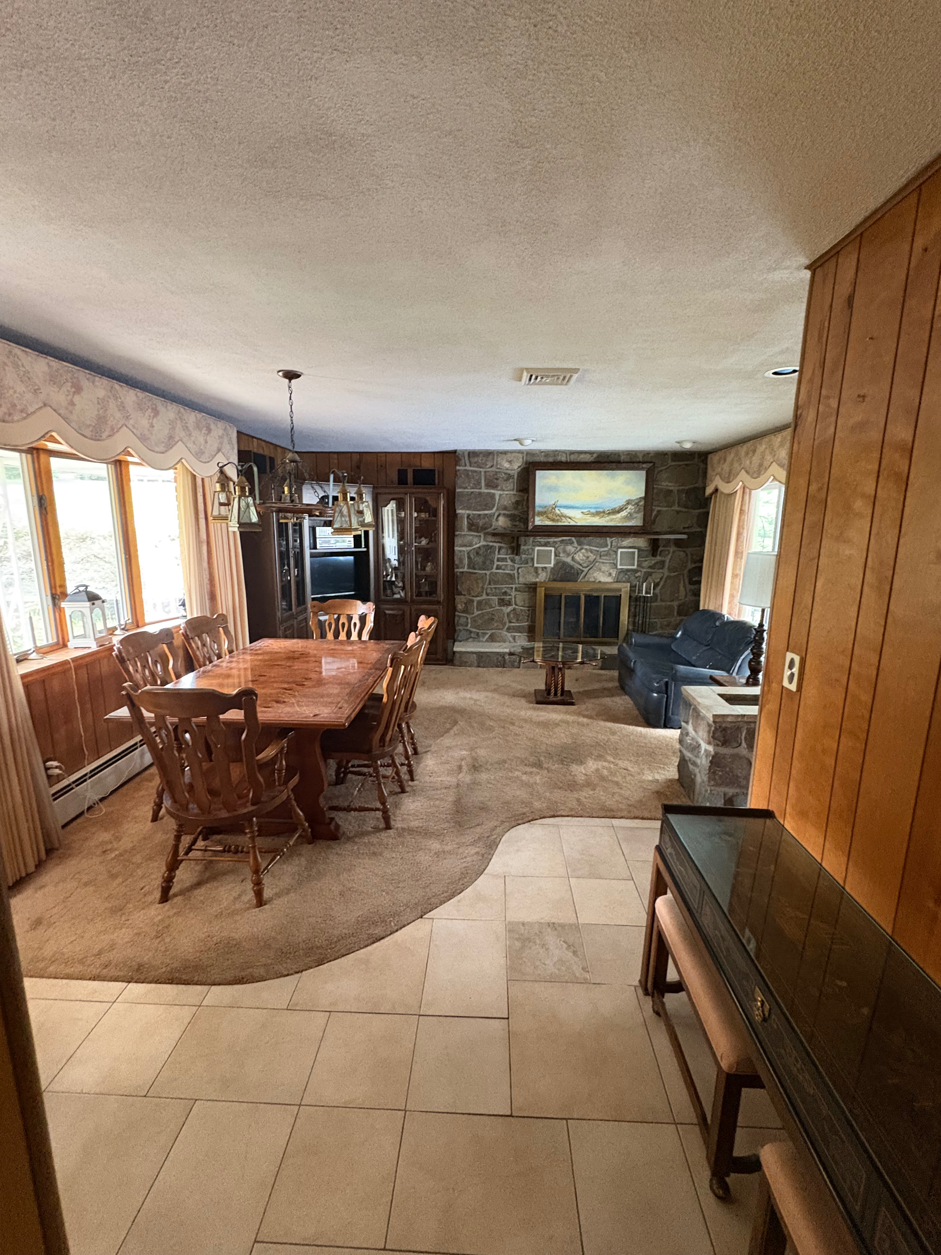 Comfortable Furnished Home With Pool Near Major Highways - Photo 2