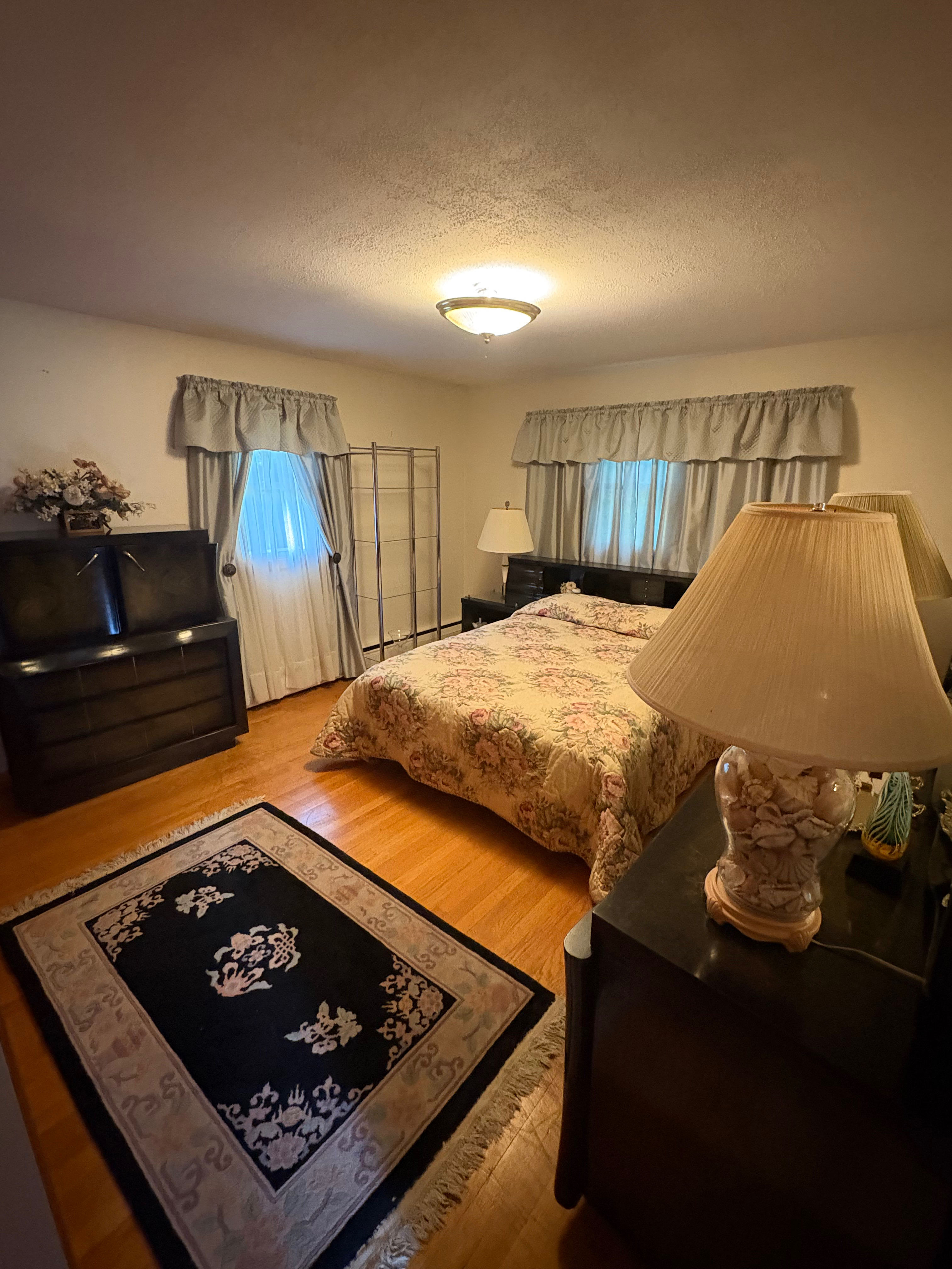Comfortable Furnished Home With Pool Near Major Highways - Photo 10