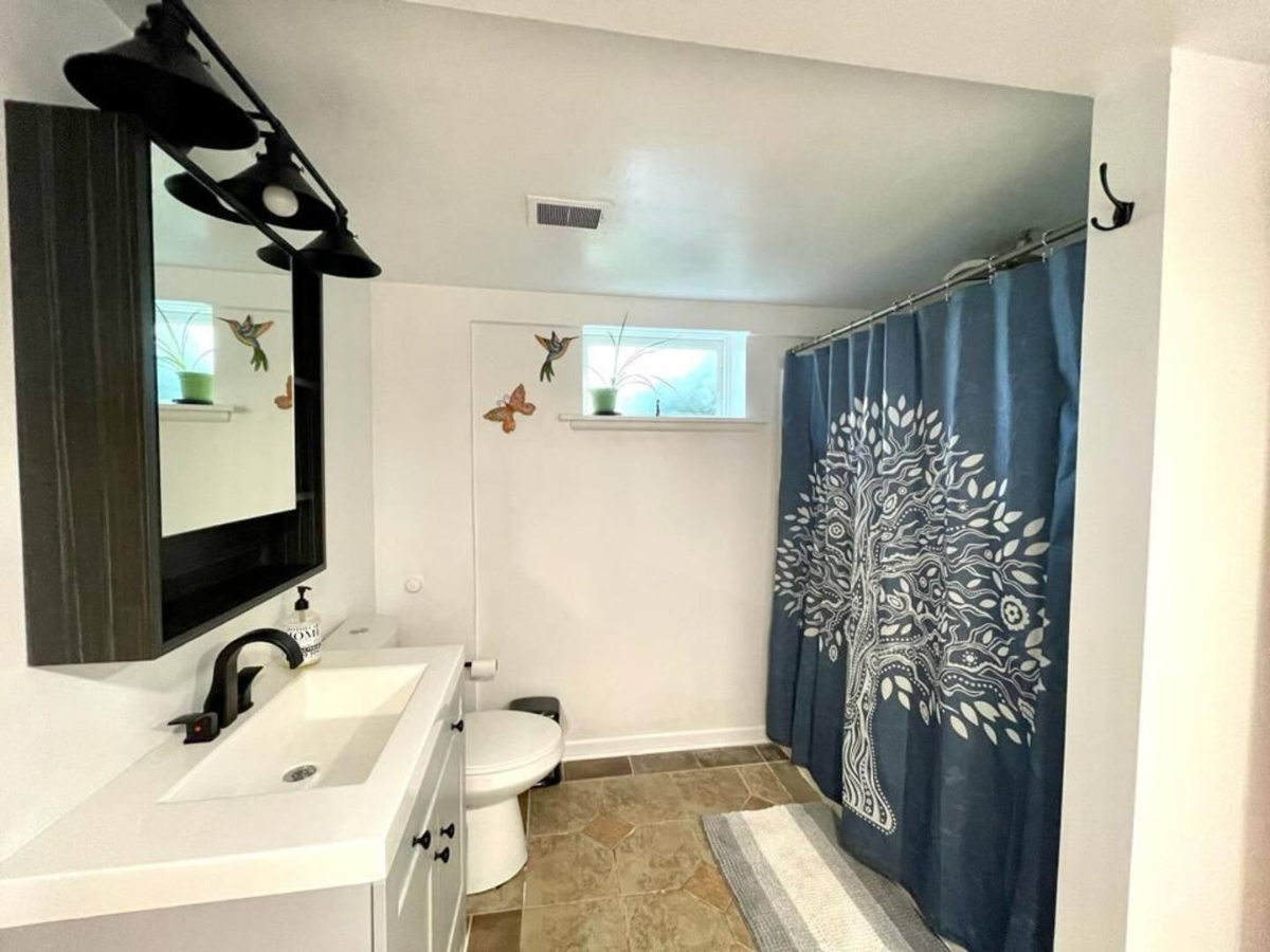 1BR Garden Apartment w/ Private Garden & Patio Utilities Included - Photo 7