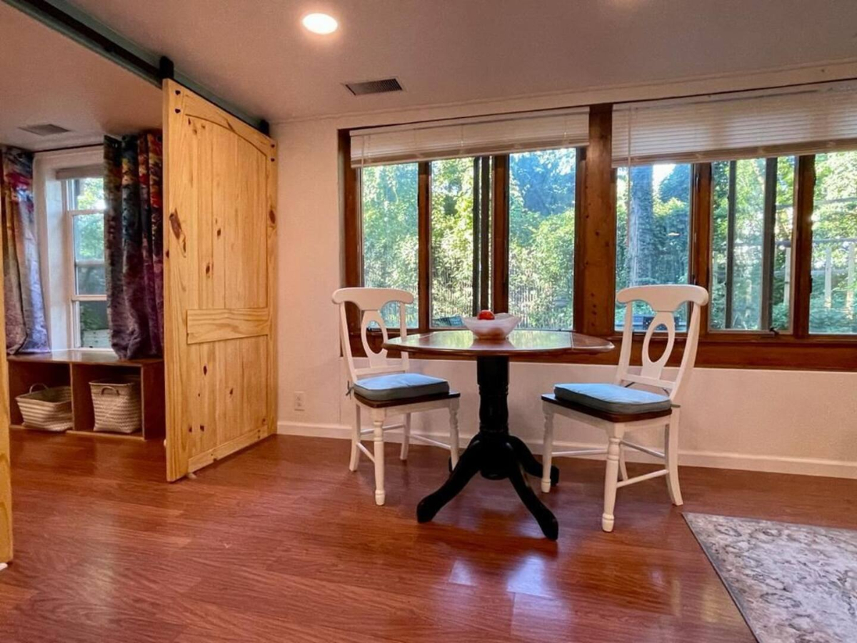 1BR Garden Apartment w/ Private Garden & Patio Utilities Included - Photo 3