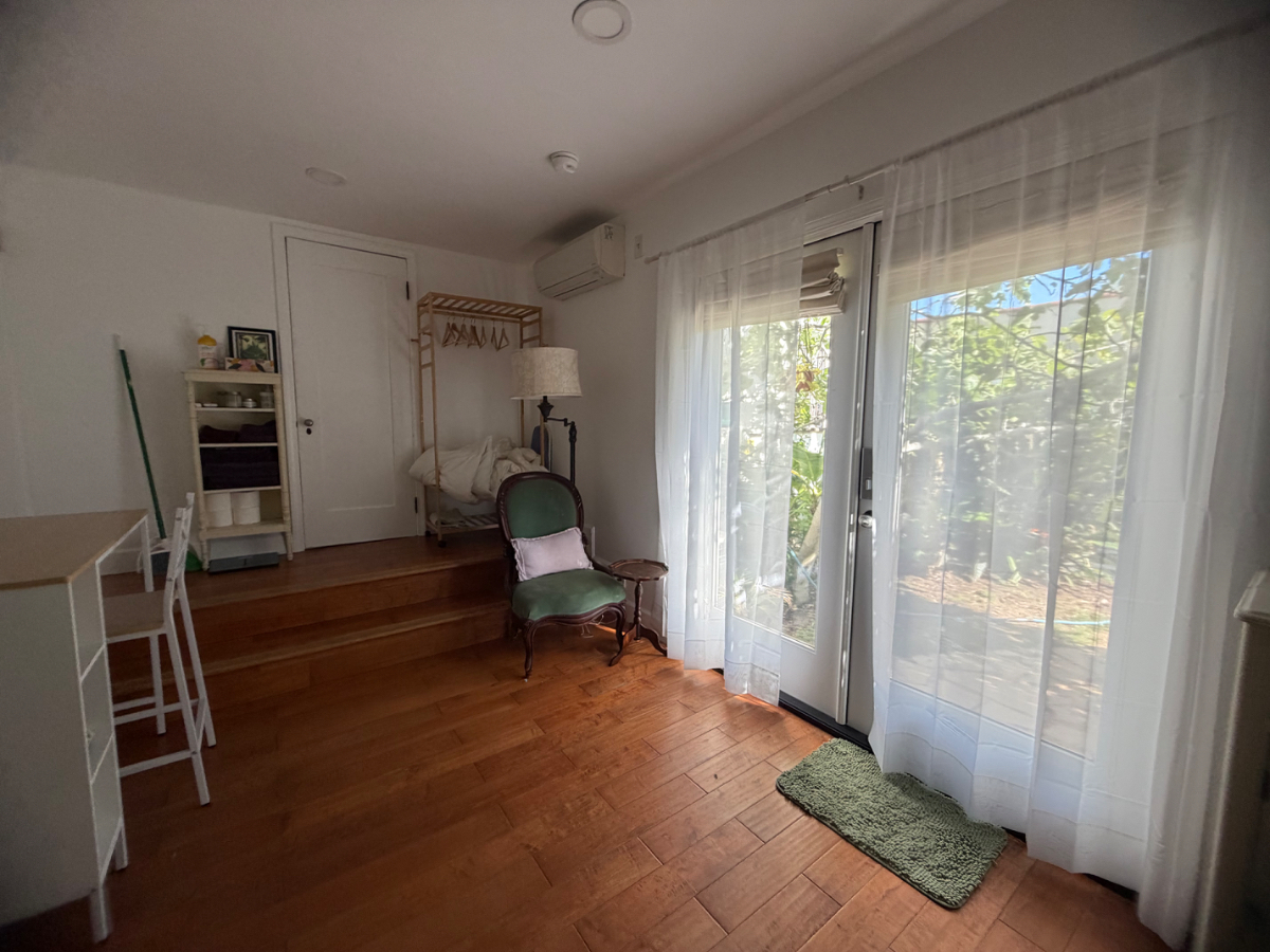 Garden Studio in mid-City Los Angeles - Photo 6