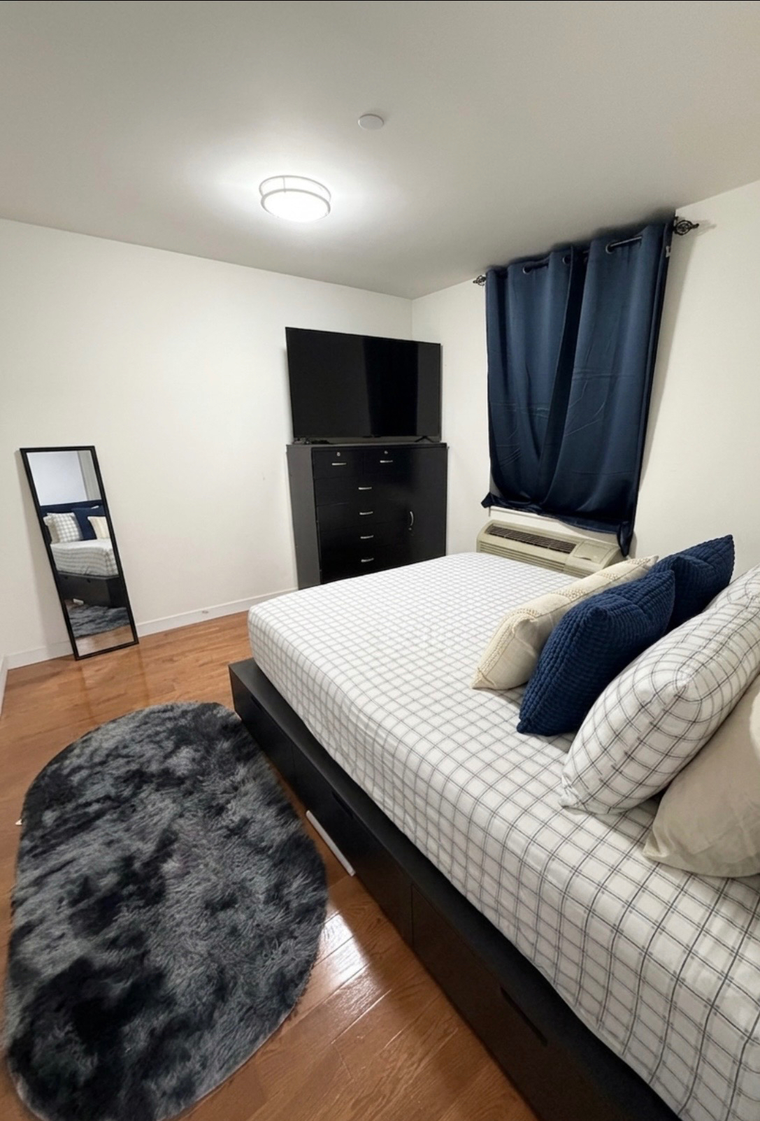 NYC Condo - Private Parking - Large Patio Deck - Near Public Transportation - Must See - Photo 4