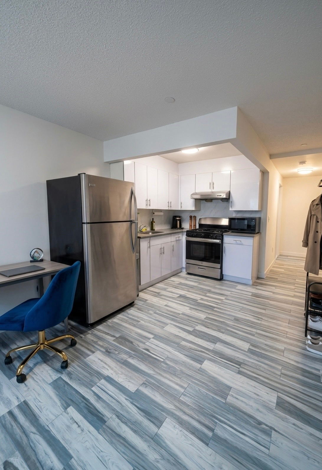 NYC Condo - Private Parking - Large Patio Deck - Near Public Transportation - Must See - Photo 2
