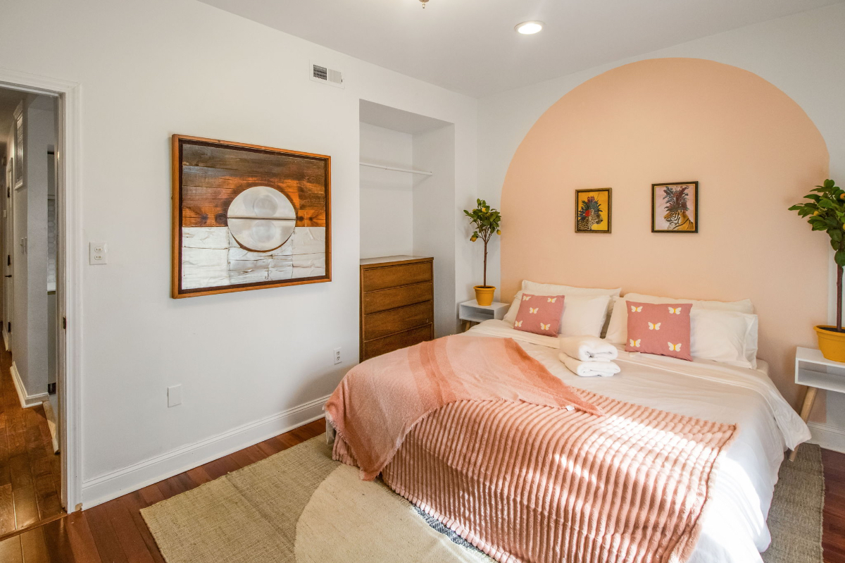 DC Capitol Hill Executive 2bd / 30 Day plus / Work-Ready /Parking / Outdoor space - Photo 11