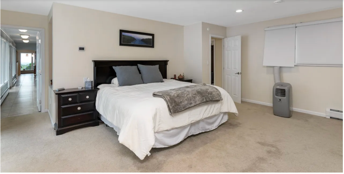 Executive Home Near Hospital, Near Downtown- Lots of room- Quiet, Land - Photo 4