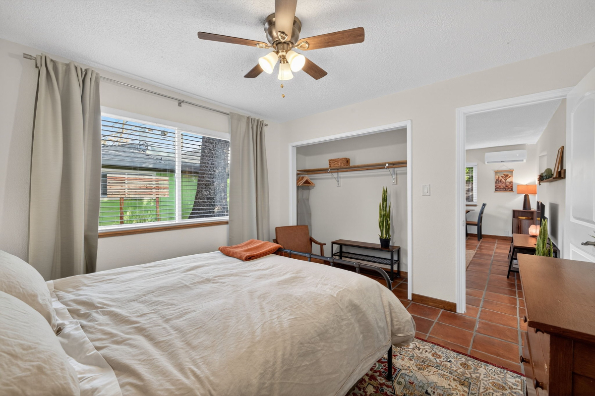 Private Bungalow With New Furnishings Ideal For Traveling Professionals - Photo 6