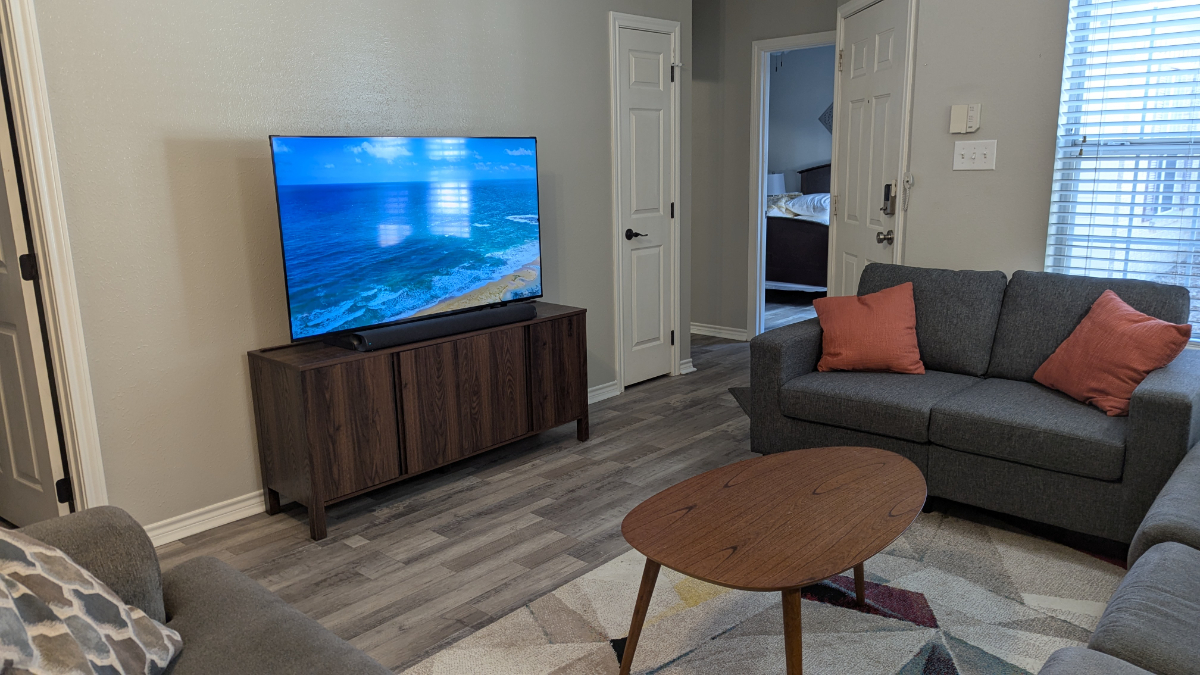 3 BR/3 Bath - covered parking - just 3 miles from 2 hospitals - Photo 8