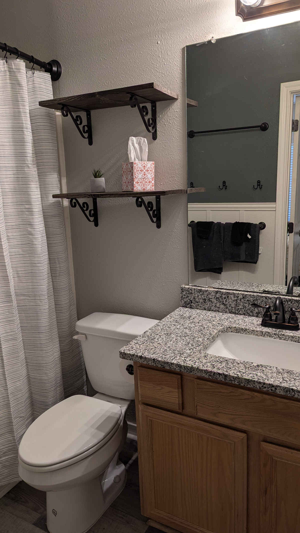3 BR/3 Bath - covered parking - just 3 miles from 2 hospitals - Photo 9