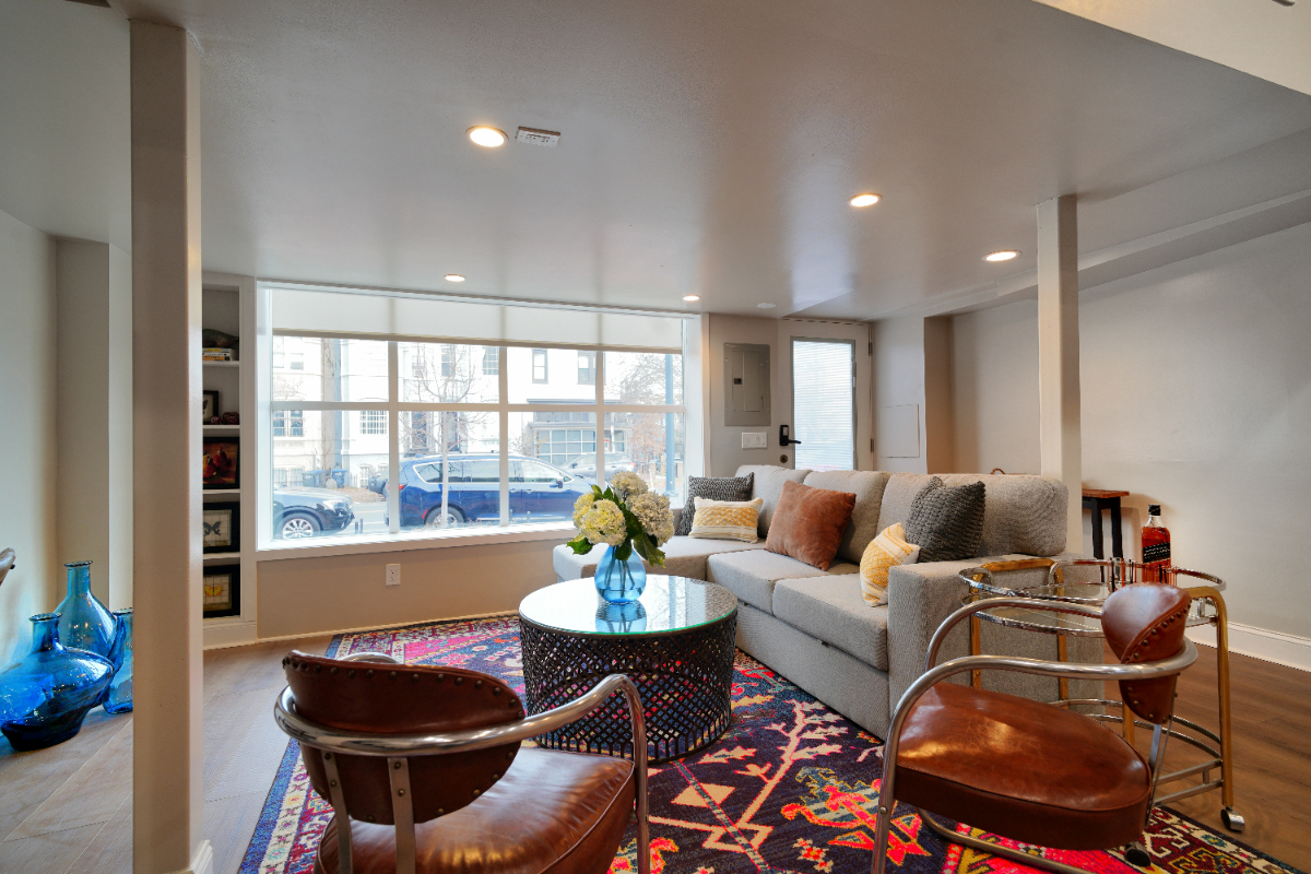 Executive suite on Capitol Hill - Photo 2