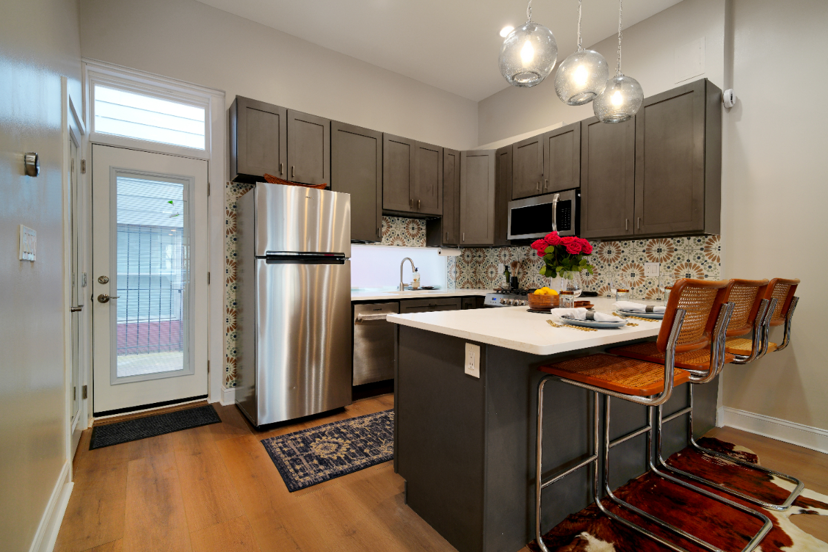Executive suite on Capitol Hill - Photo 6