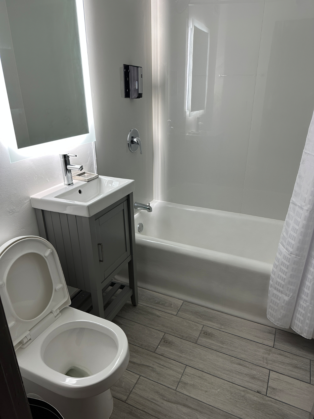 Union Square Work-Ready Suite - Photo 4