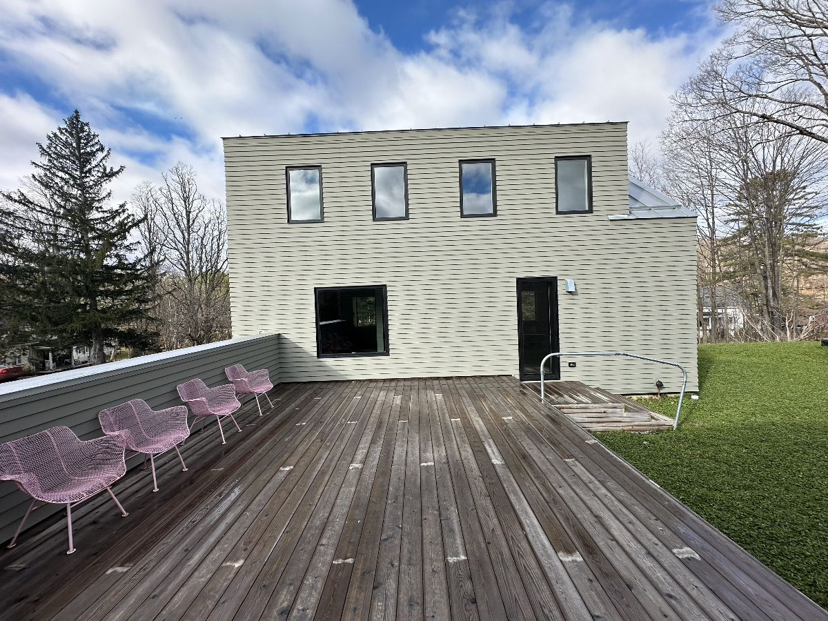 Charming 1906 Village Farmhouse renovated by architect and interior designer owners - Photo 4