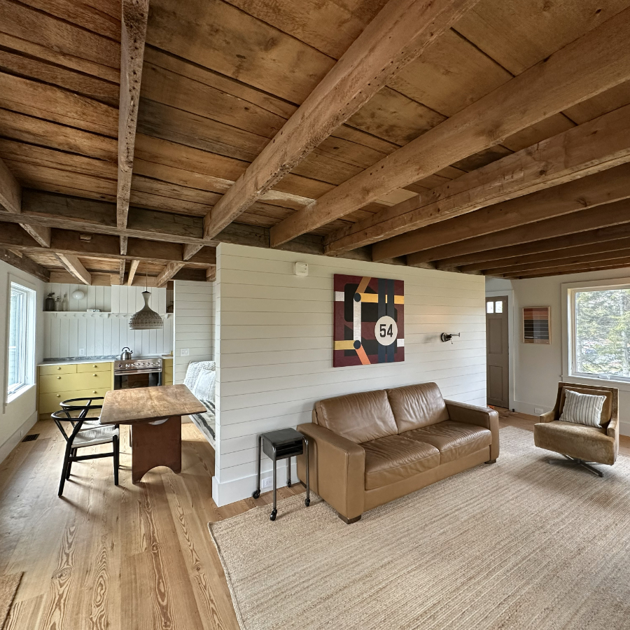 Charming 1906 Village Farmhouse renovated by architect and interior designer owners - Photo 6