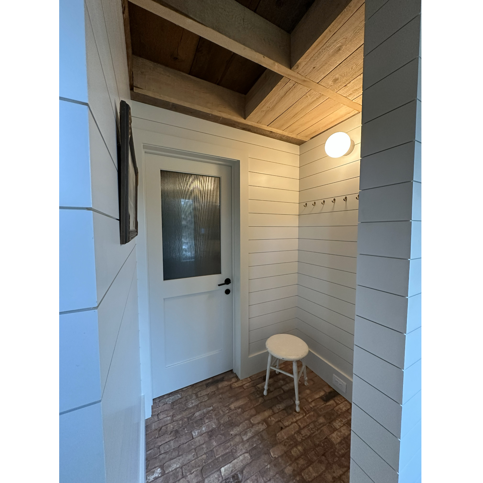 Charming 1906 Village Farmhouse renovated by architect and interior designer owners - Photo 7