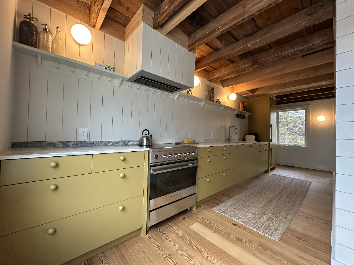 Charming 1906 Village Farmhouse renovated by architect and interior designer owners - Photo 11