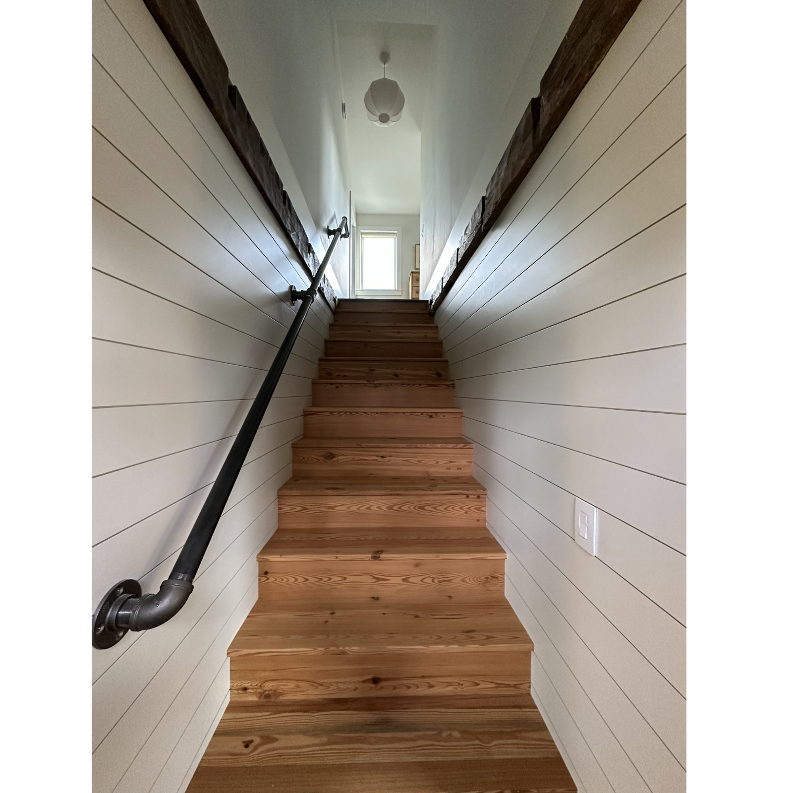 Charming 1906 Village Farmhouse renovated by architect and interior designer owners - Photo 12