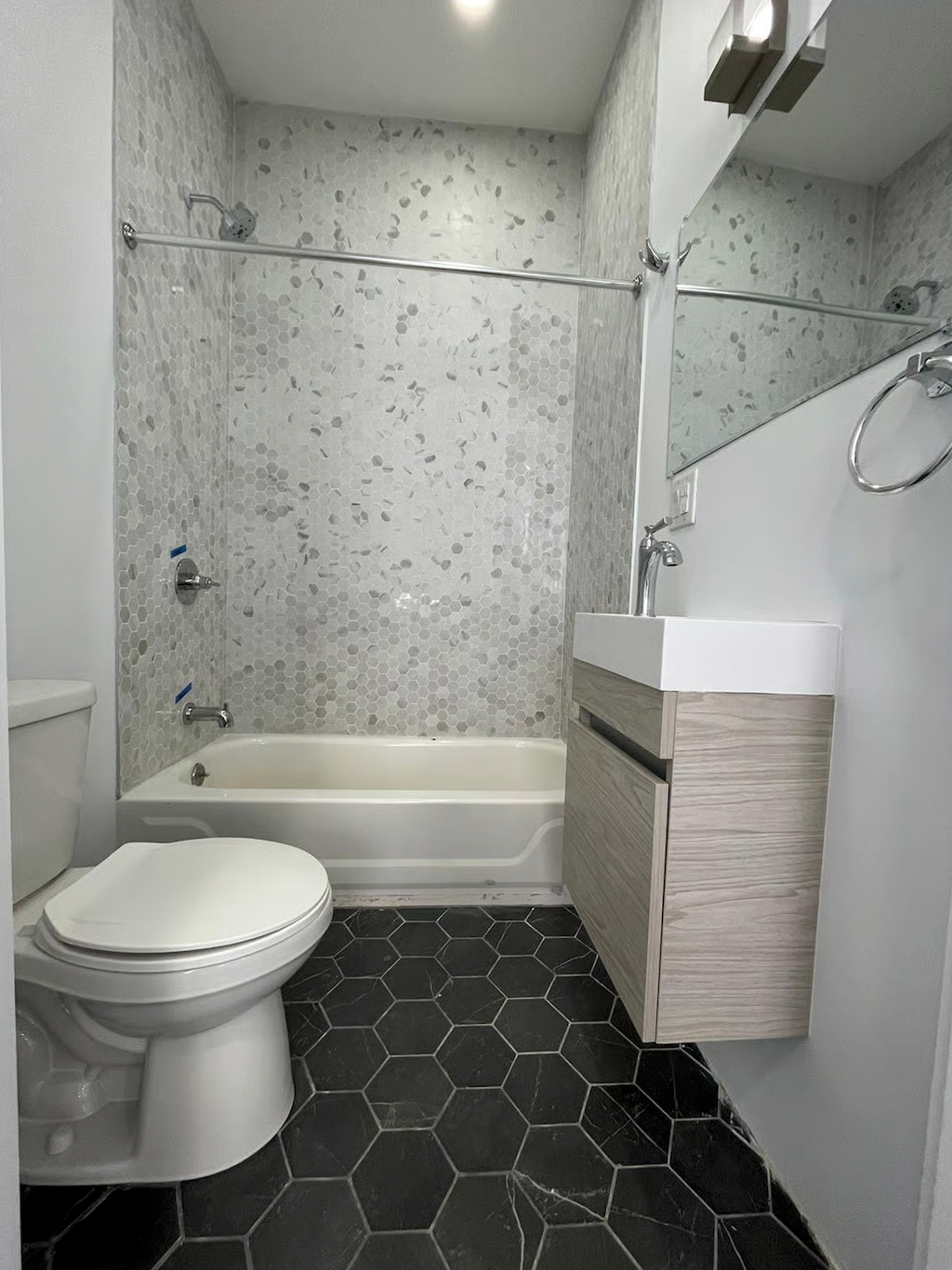 Fresh and Newly Redone House - Photo 4