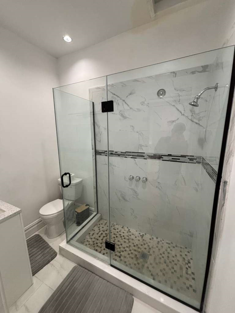 Comfortable Furnished One Bedroom Steps From Subway And Shopping - Photo 10