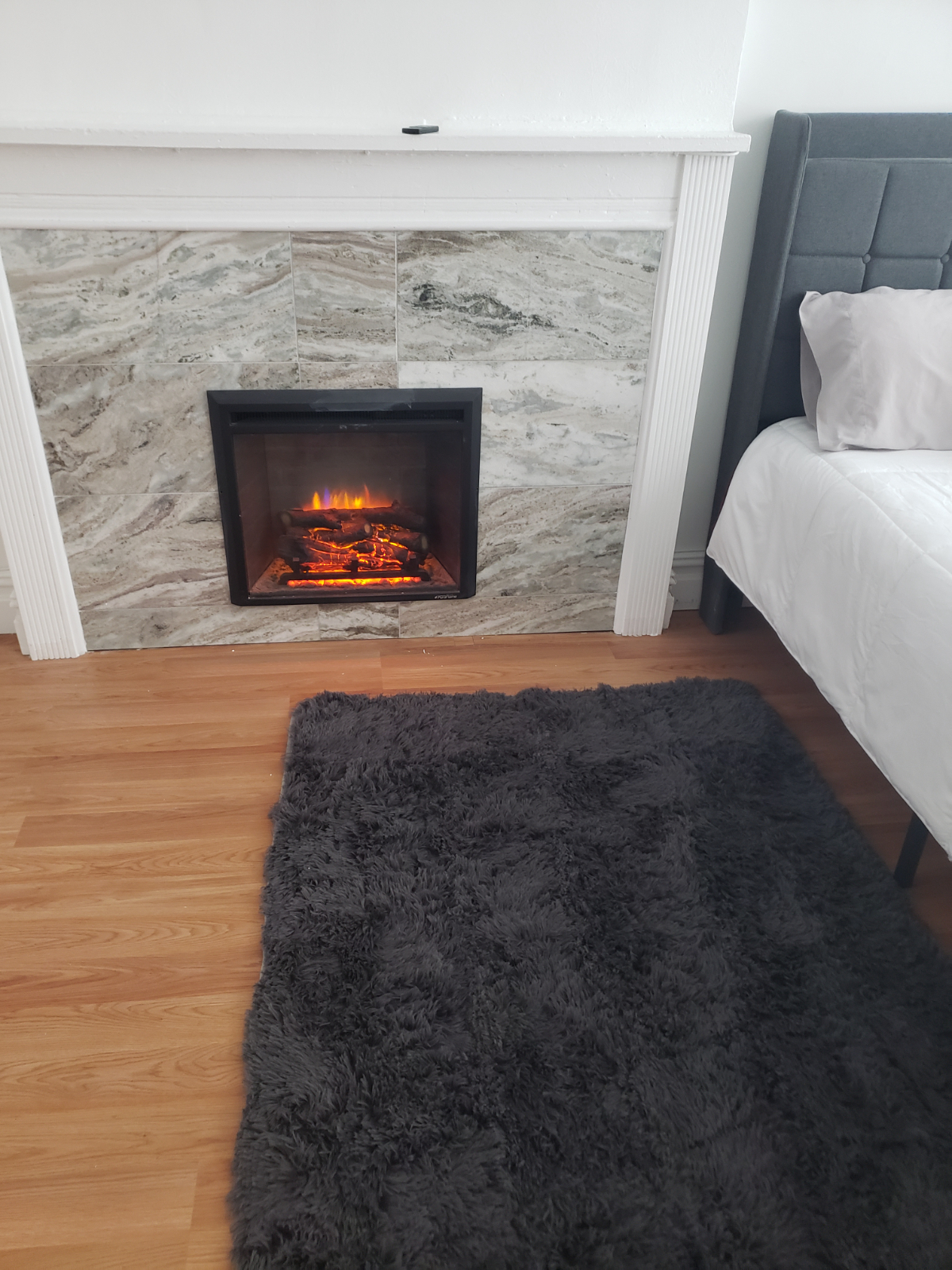 Comfortable Furnished One Bedroom Steps From Subway And Shopping - Photo 6