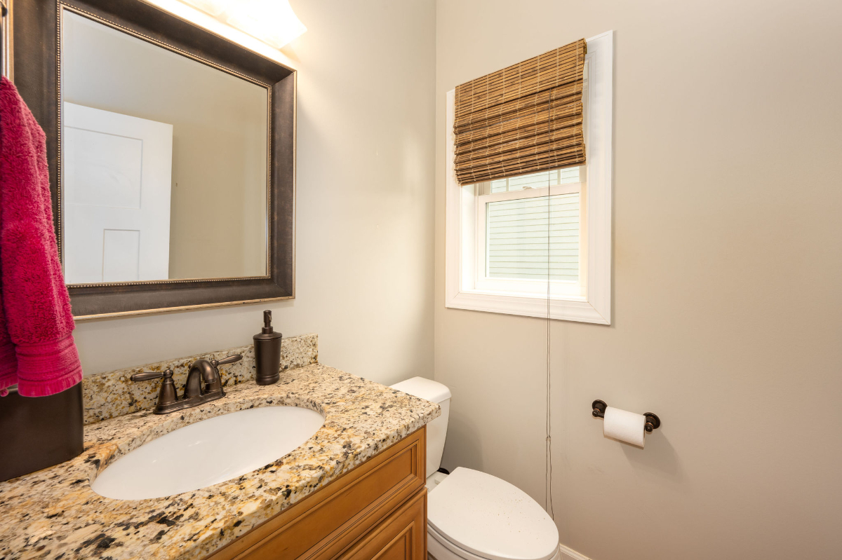 Bright & Charming 3BR Home in Black Mountain - Walk to Downtown & Lake Tomahawk - Photo 12