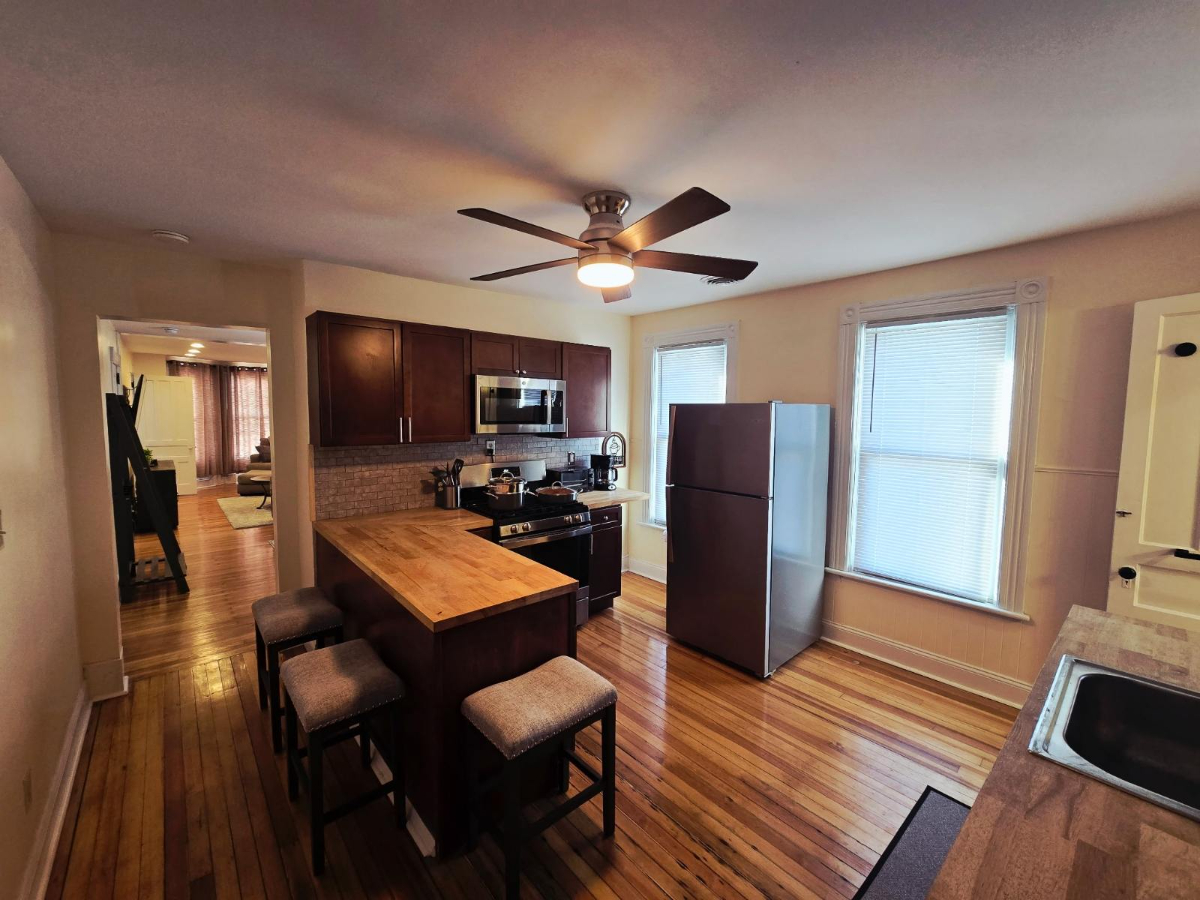 Inviting 2BR 1BA Second Floor Apartment With Private Office And Convenient Access To Major Hospitals - Photo 5