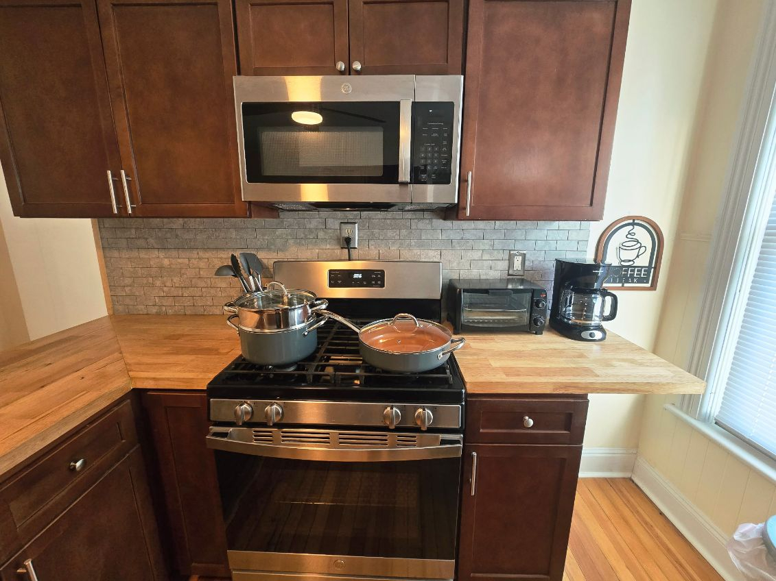 Inviting 2BR 1BA Second Floor Apartment With Private Office And Convenient Access To Major Hospitals - Photo 4
