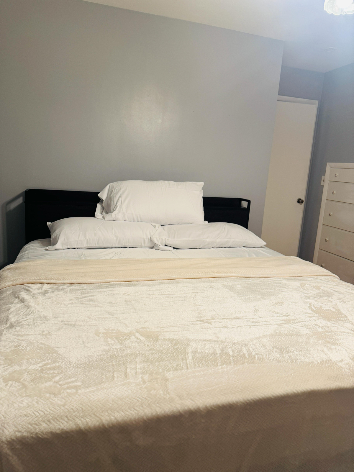 3 bedroom house near hospital, university, airport, downtown - Photo 3