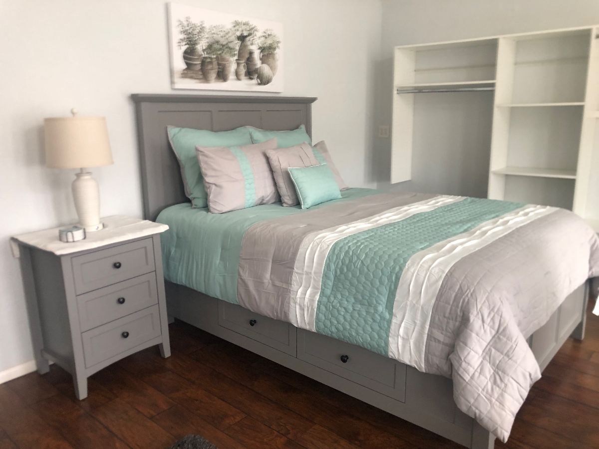 Large Private Bedroom/Family Room Combined Near Hospitals - Photo 4