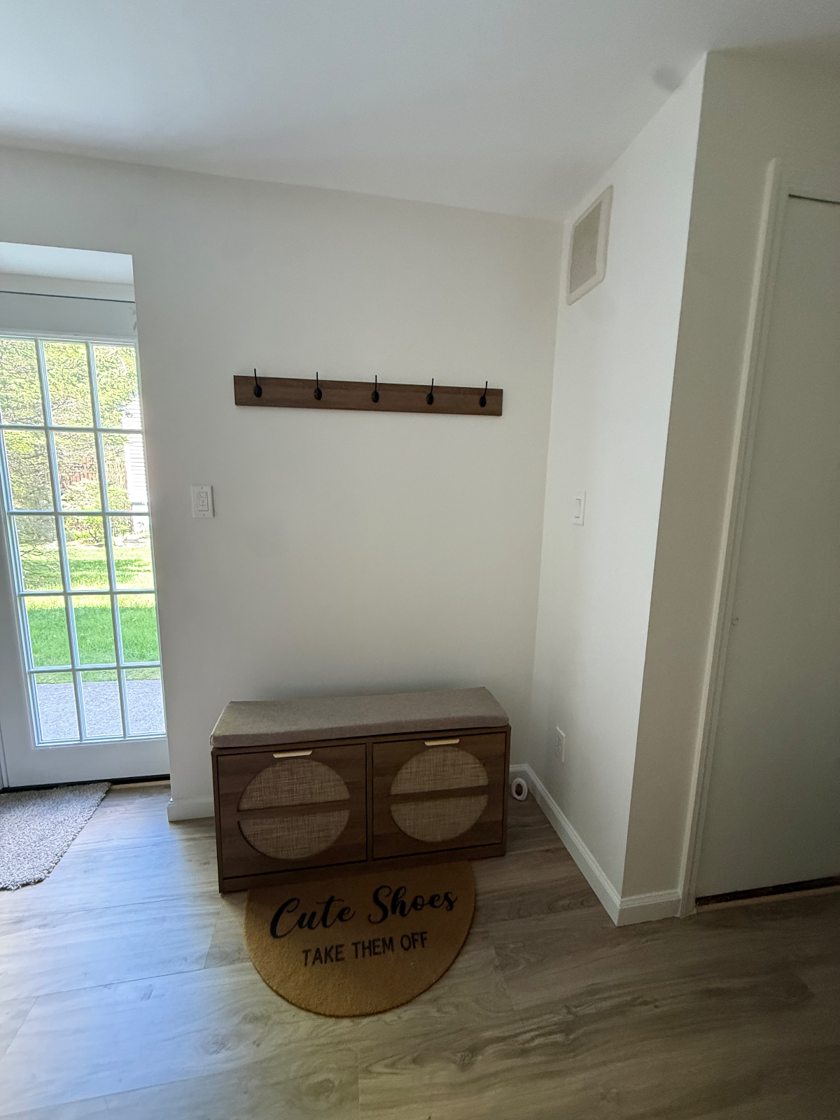 Bright Above-Ground Basement Apartment with Modern Comforts and Easy Commuting - Photo 4