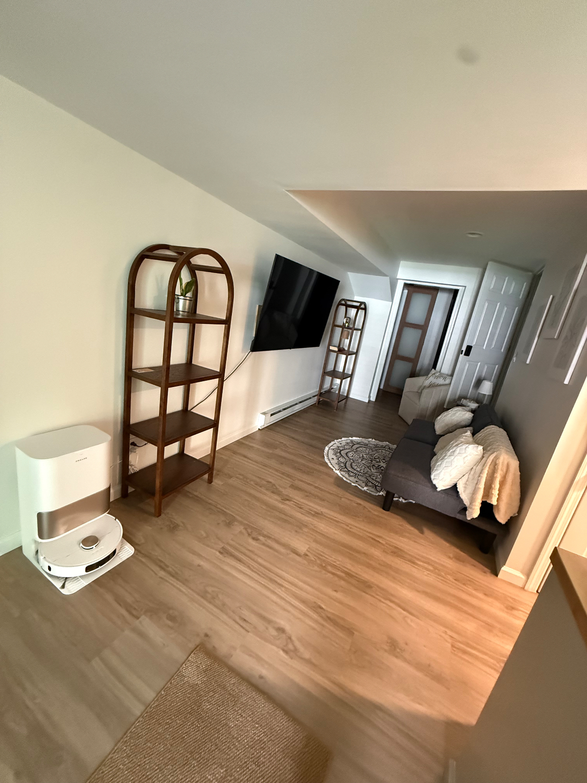Bright Above-Ground Basement Apartment with Modern Comforts and Easy Commuting - Photo 11