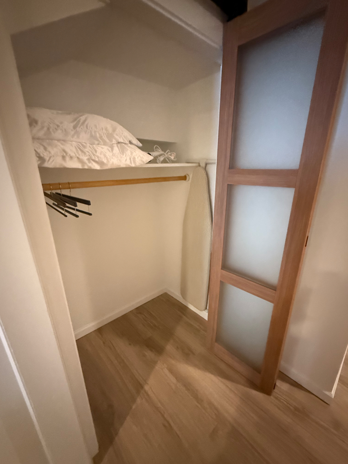 Bright Above-Ground Basement Apartment with Modern Comforts and Easy Commuting - Photo 12