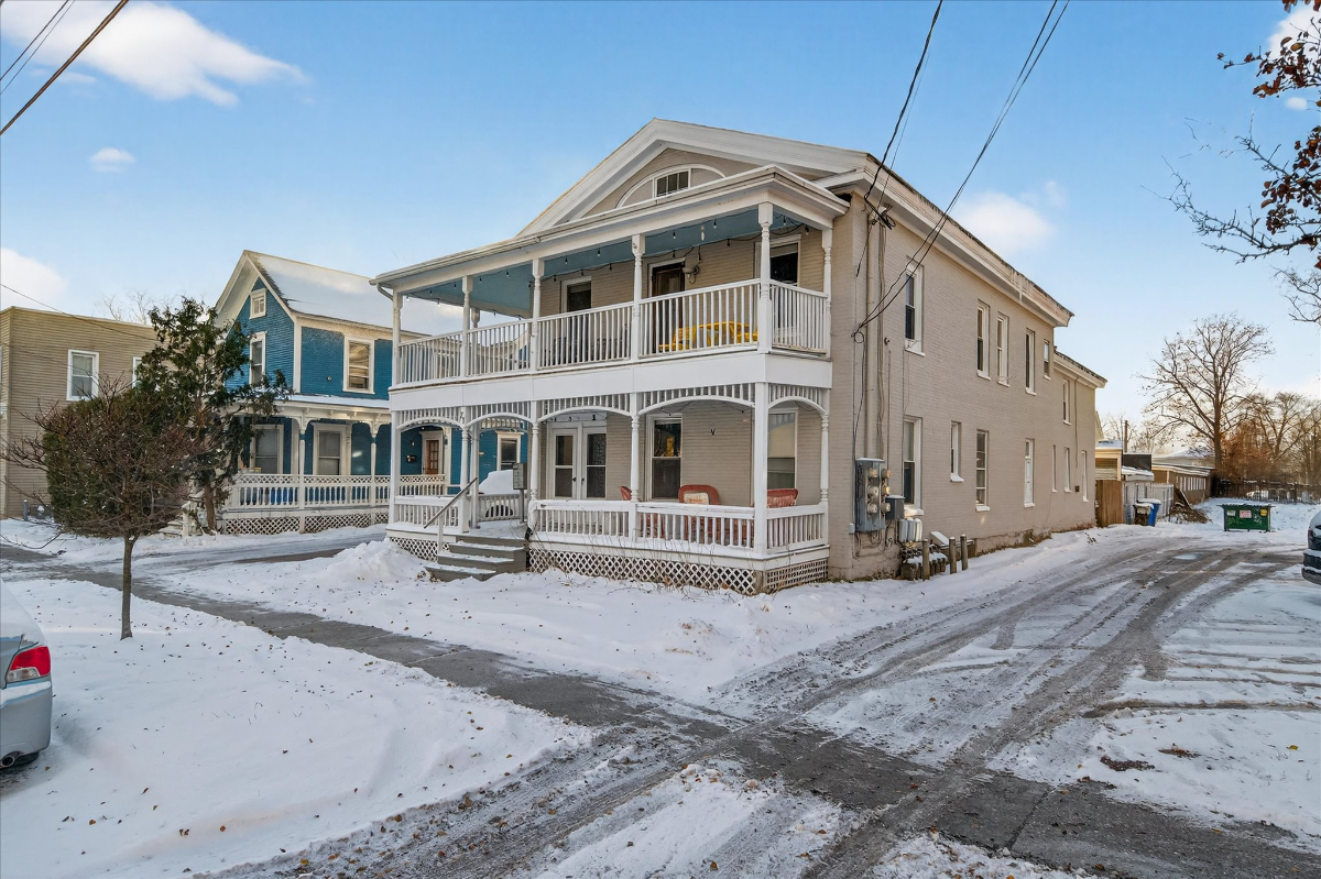 Cozy Downtown 1 BR apartment Steps away from Church Street and Lake - Photo 7