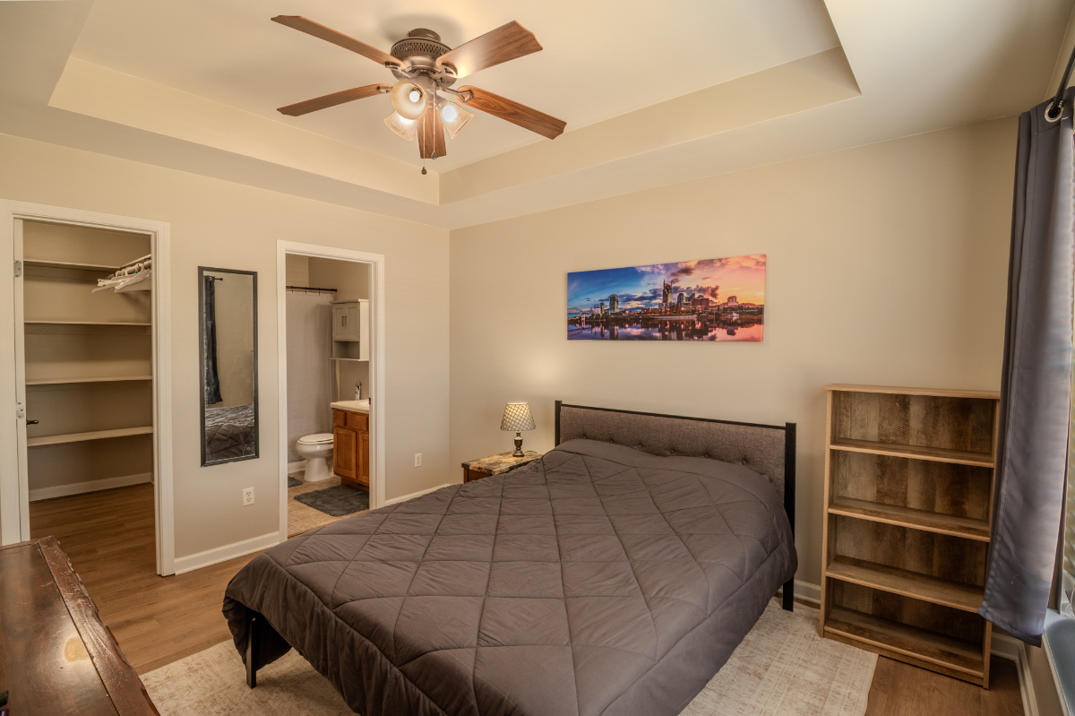 Nashville 3BR Fully Furnished Mid-Term Rental - Convenient Access to Hospitals, Downtown & Business  - Photo 10