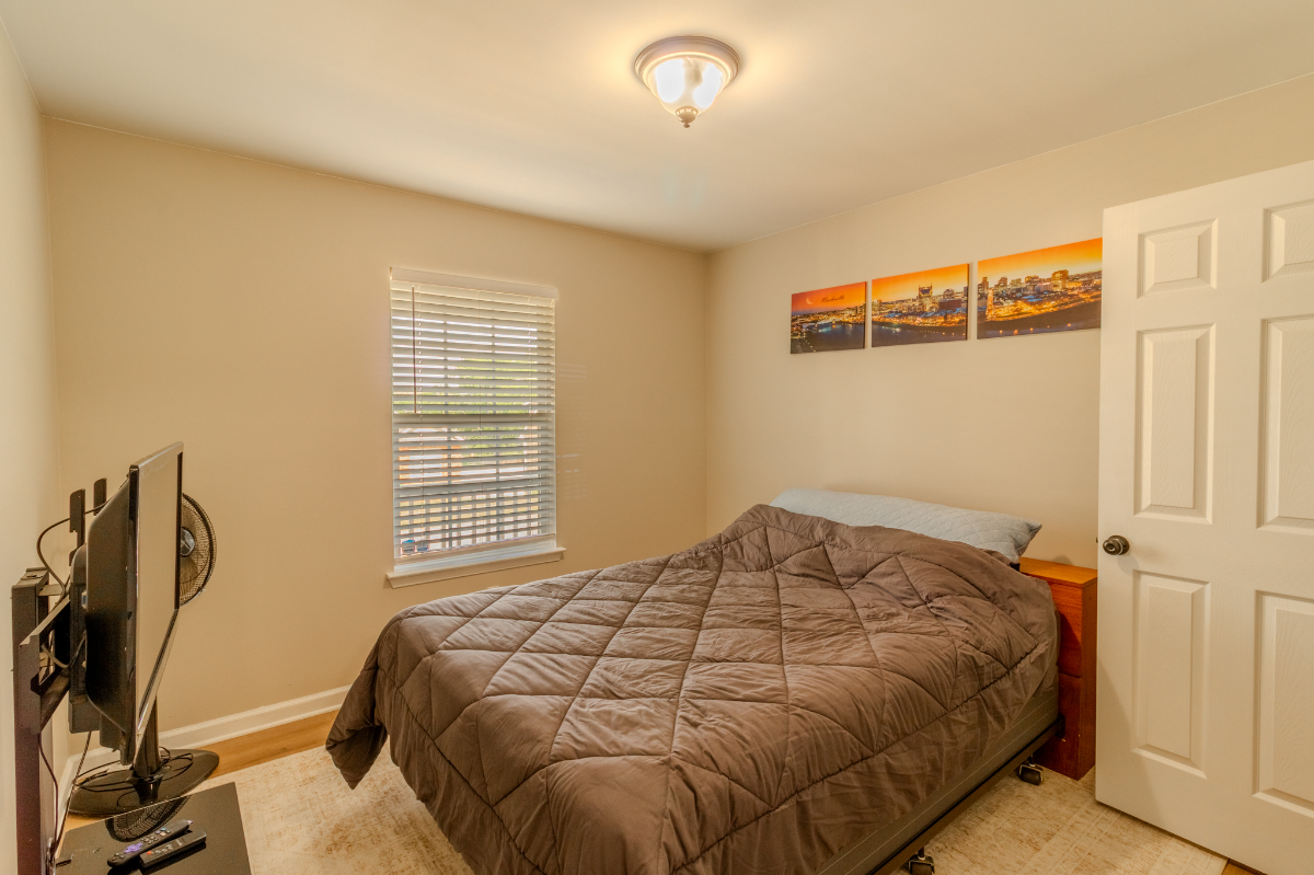 Nashville 3BR Fully Furnished Mid-Term Rental - Convenient Access to Hospitals, Downtown & Business - Photo 5