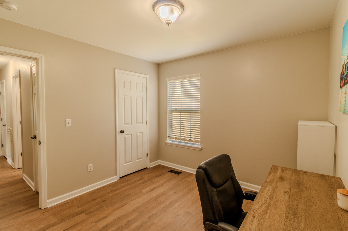 Nashville 3BR Fully Furnished Mid-Term Rental - Convenient Access to Hospitals, Downtown & Business - Photo 3
