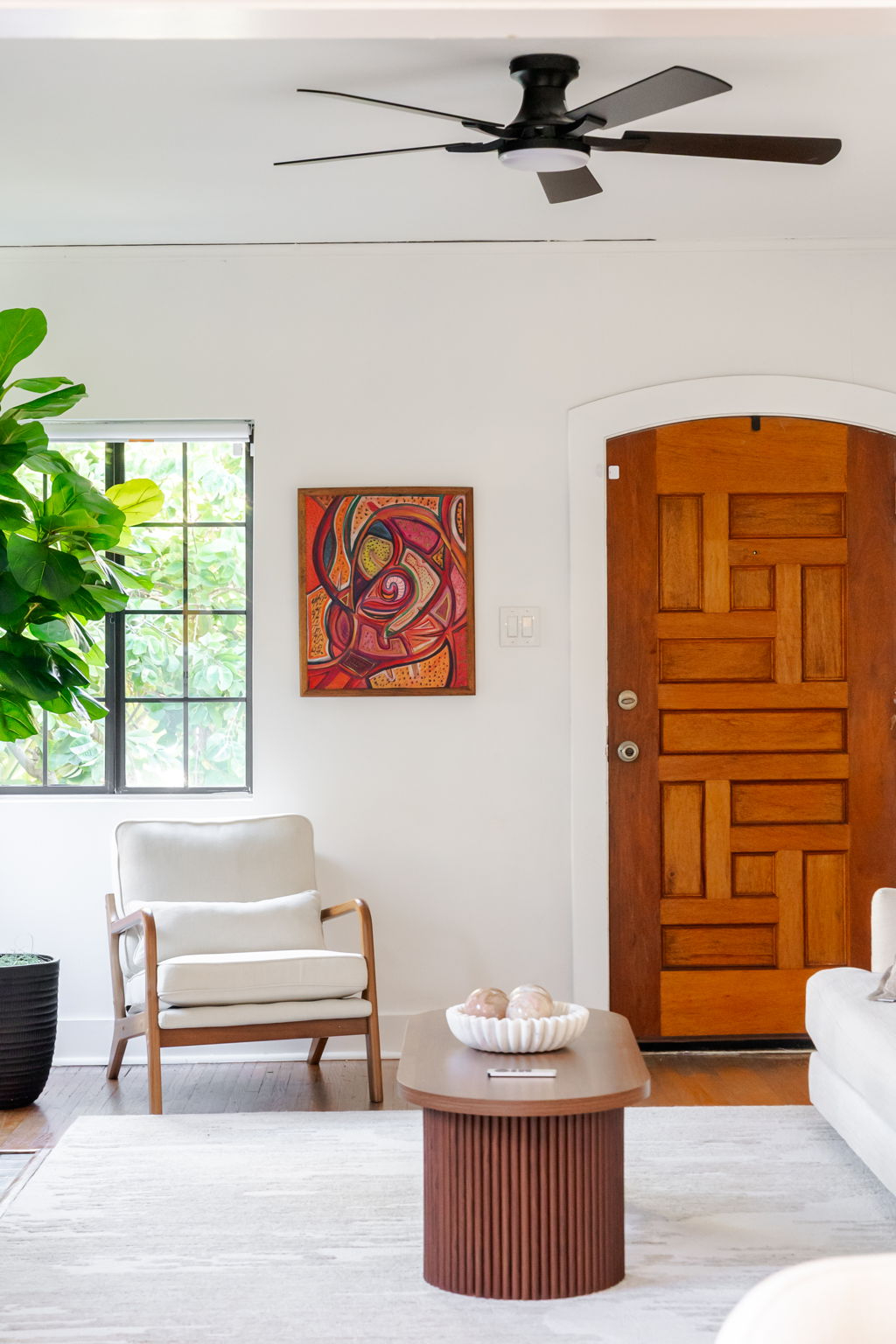 Private 2BR Duplex, Parking, W/D, Near Studios - Photo 1