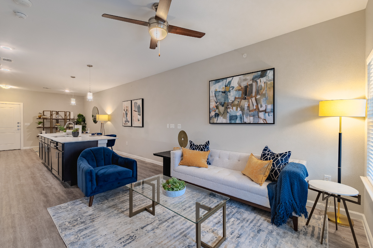 Luxury 1BR in Gated Community - Work & Relocate - Photo 12