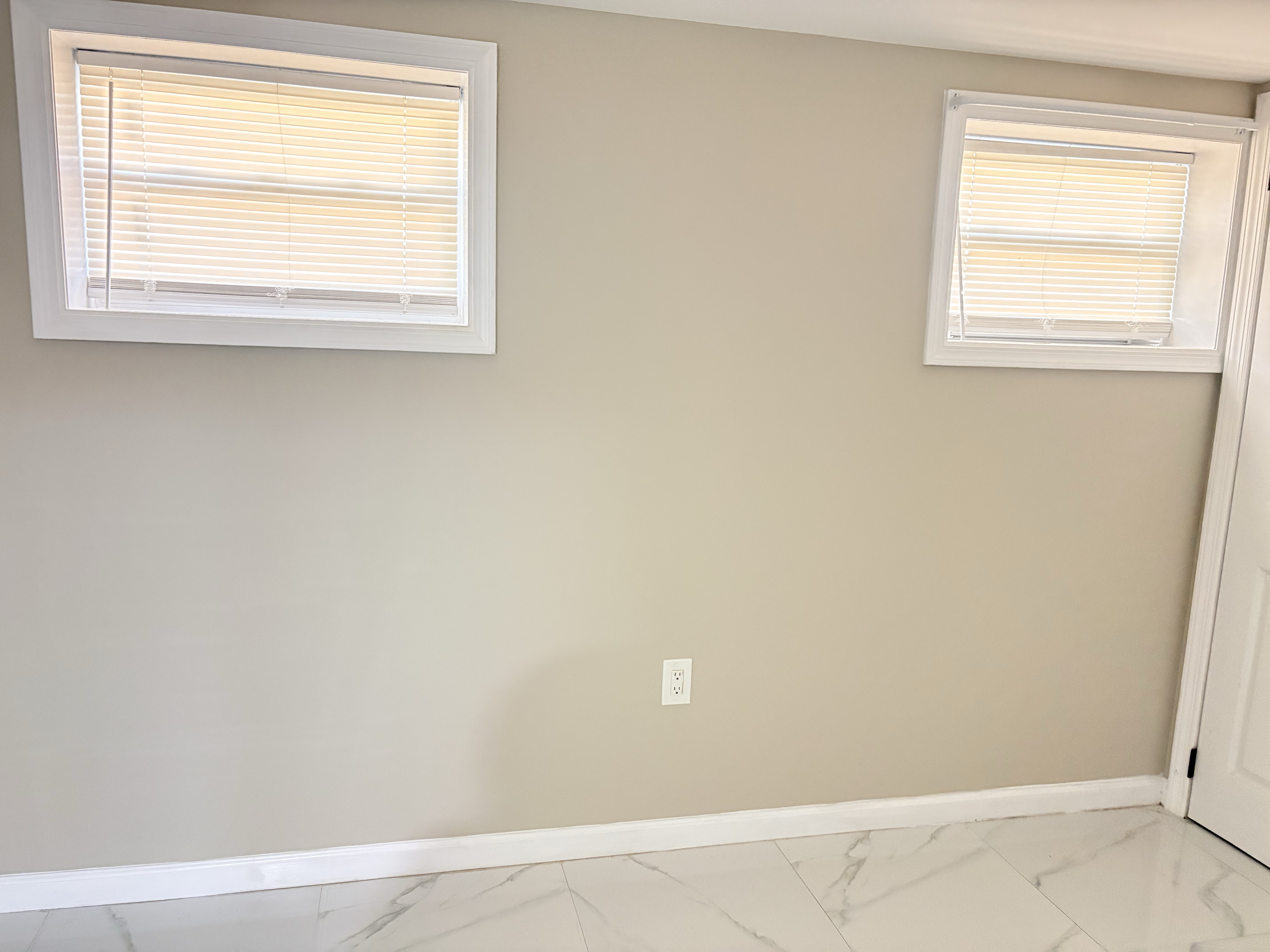 Fully Furnished One Bedroom apartment - Photo 12