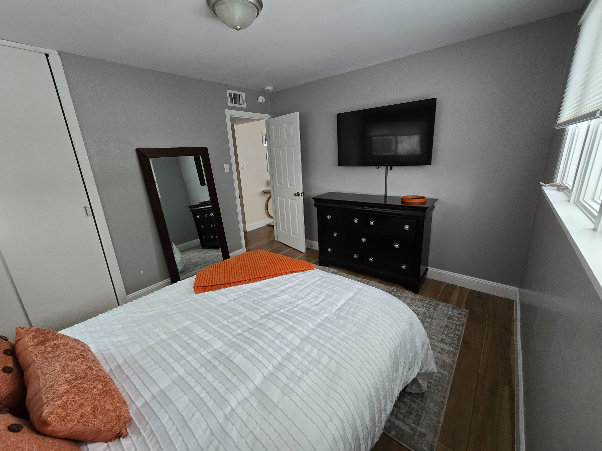 Two-bedroom House close to Hospitals - Photo 9
