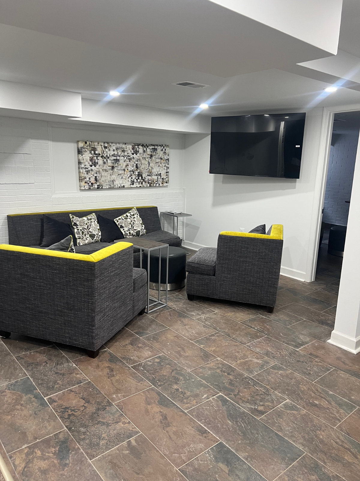 4BR Furnished Home, PRIVATE GARAGE PARKING, Utilities Included, Near Metro stations - Photo 10