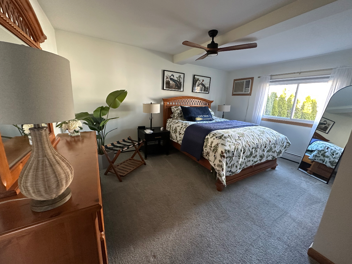 Windover-on-the-Lake, relaxing, quiet community, close to everything - Photo 8