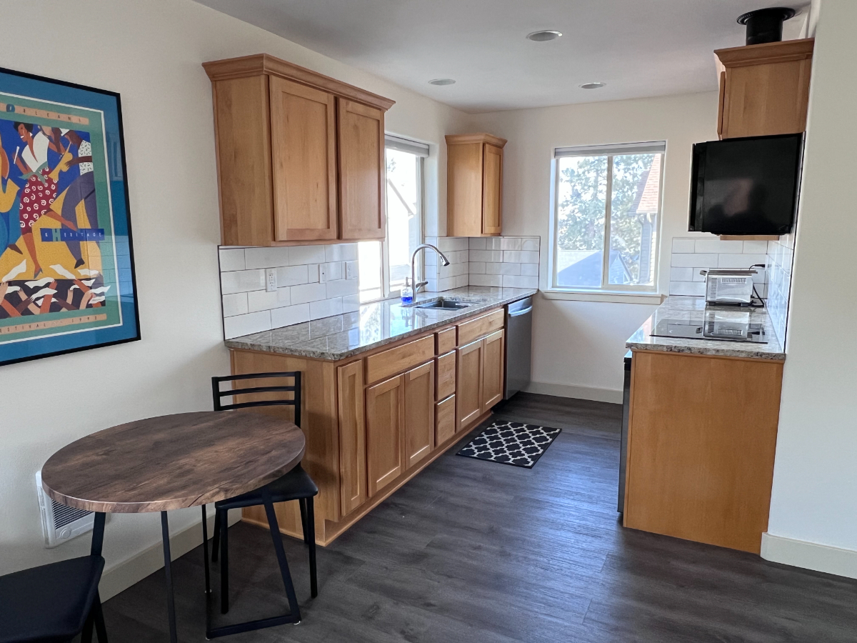Cozy, Private Furnished ADU - Photo 5