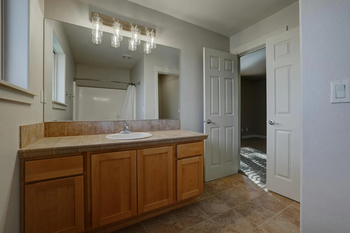 Cozy, Private Furnished ADU - Photo 4