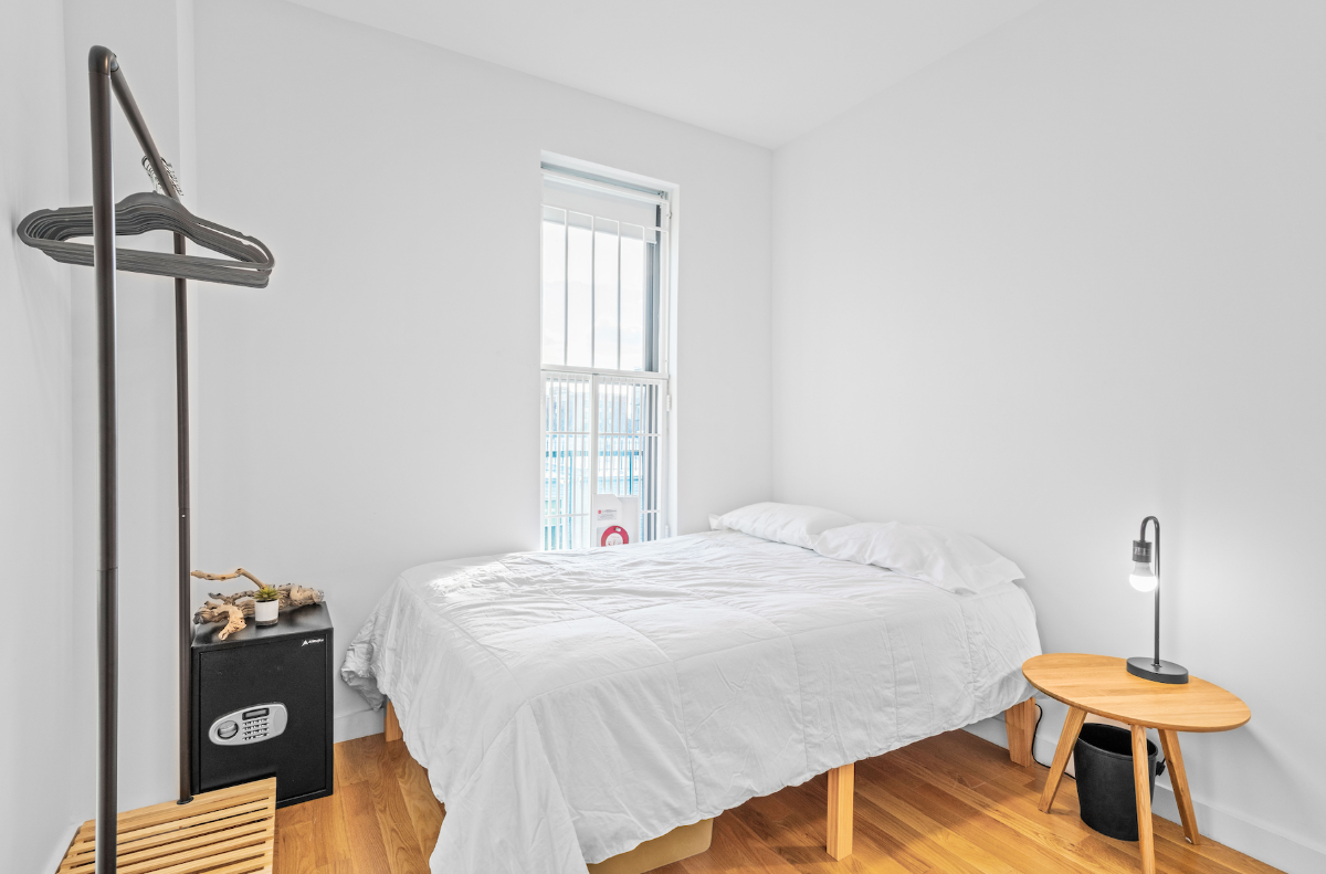 Private Bedroom near hospital in 340 Clifton Pl - Photo 1