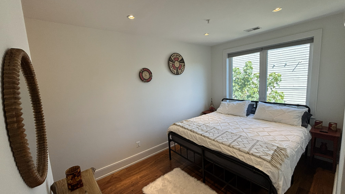 Modern 2BR 2BA Apt on H St NE - Photo 2