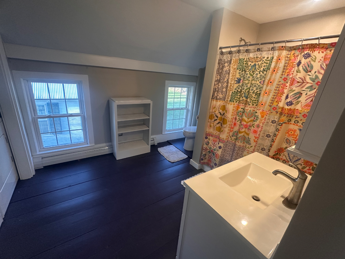 Spacious, furnished 2-br in central Vermont - Photo 6