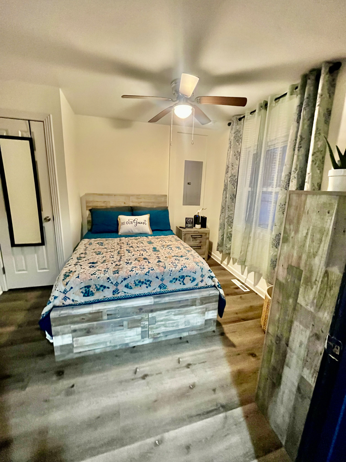 Lower Suite - Photo 8