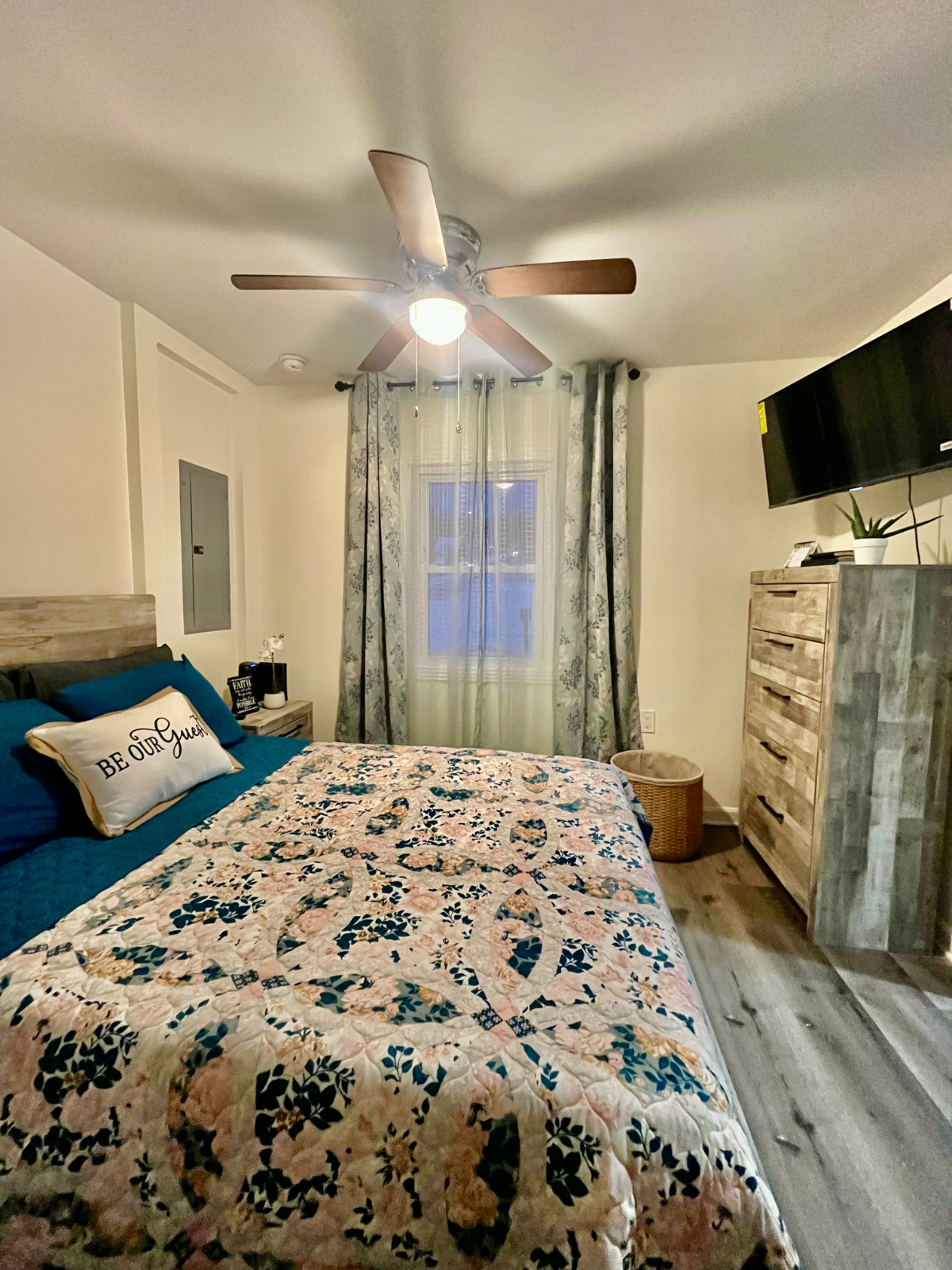 Lower Suite - Photo 9