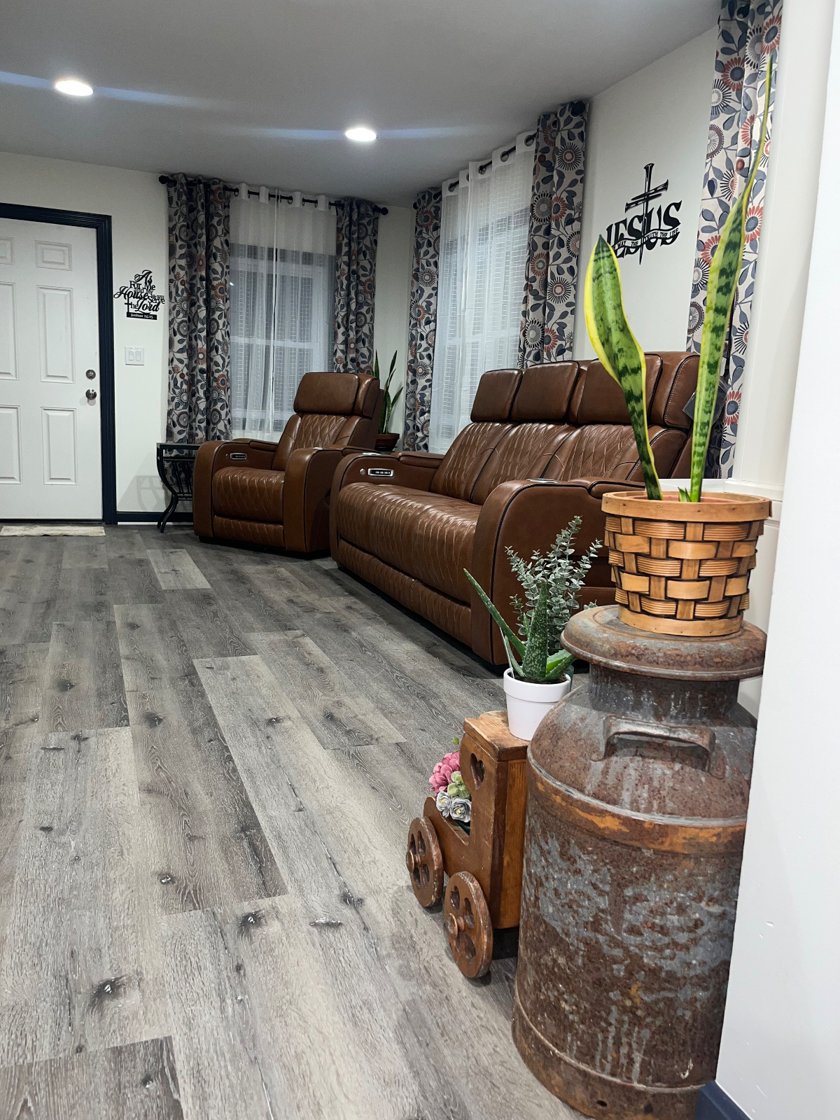 Lower Suite - Photo 2
