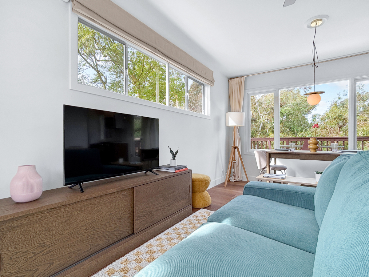 Quiet Canyon-Backed Home in Walkable Hillcrest-Located near major hospitals, Balboa Park, and the San Diego Zoo - Photo 2